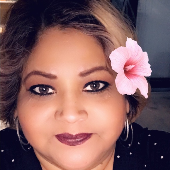 Meet your Posher, Cathy - Picture 3 of 8